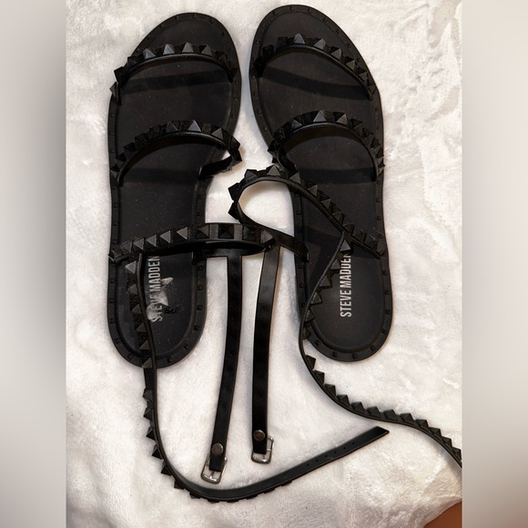 Brand NEW 🖤 “Steve Madden” sandals in Matte Black🖤. - Picture 1 of 6